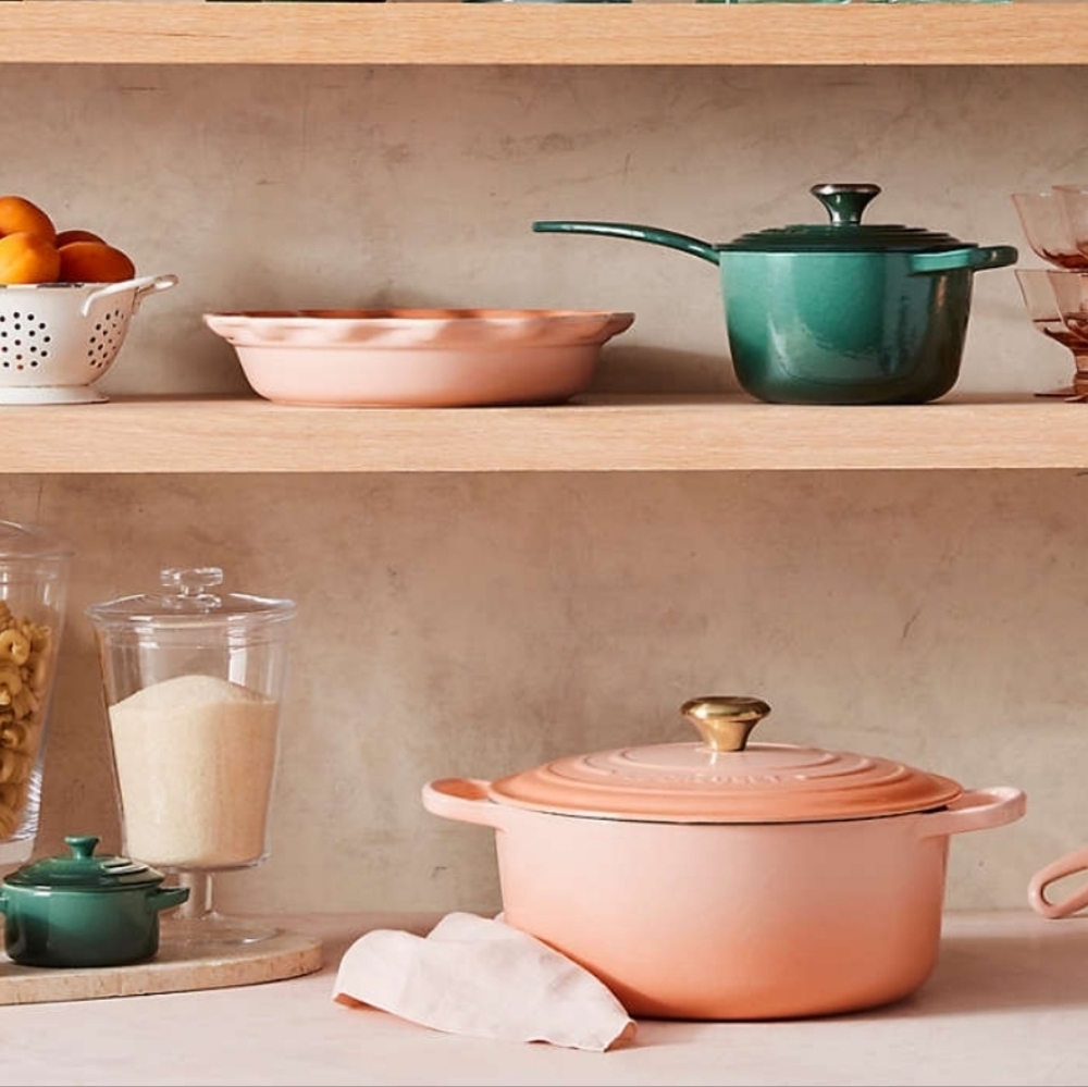 NEW!!! Le Creuset ® Signature 7.25-Qt. Peche Enameled Cast Iron Round Dutch Oven - Picture 4 of 16